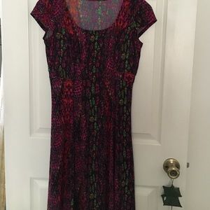 Mosaic print form fitting above the knee d…